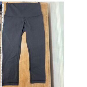 Lululemon Athletica Black Cropped High‎ Rise Leggings - Size 8